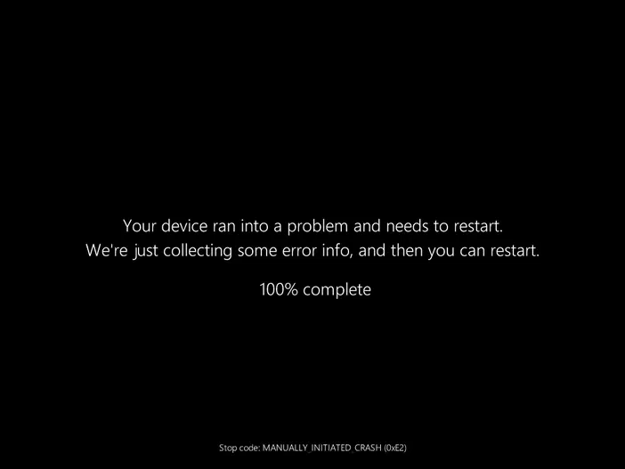 Écran noir de Windows affichant le message d'erreur 'Votre appareil a rencontré un problème et doit redémarrer', avec l'état '100% complet'.