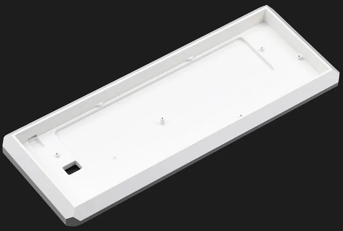 Coffret blanc d'un clavier mécanique personnalisé avec des trous de fixation et un emplacement pour le module.