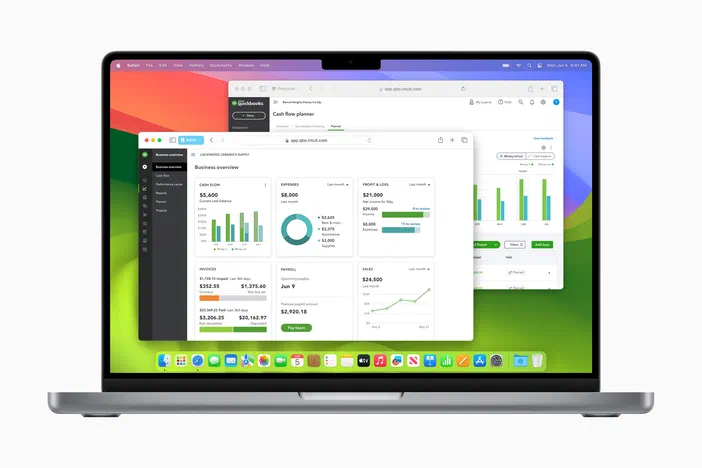 MacBook affichant une interface de gestion financière avec des graphiques et tableaux.